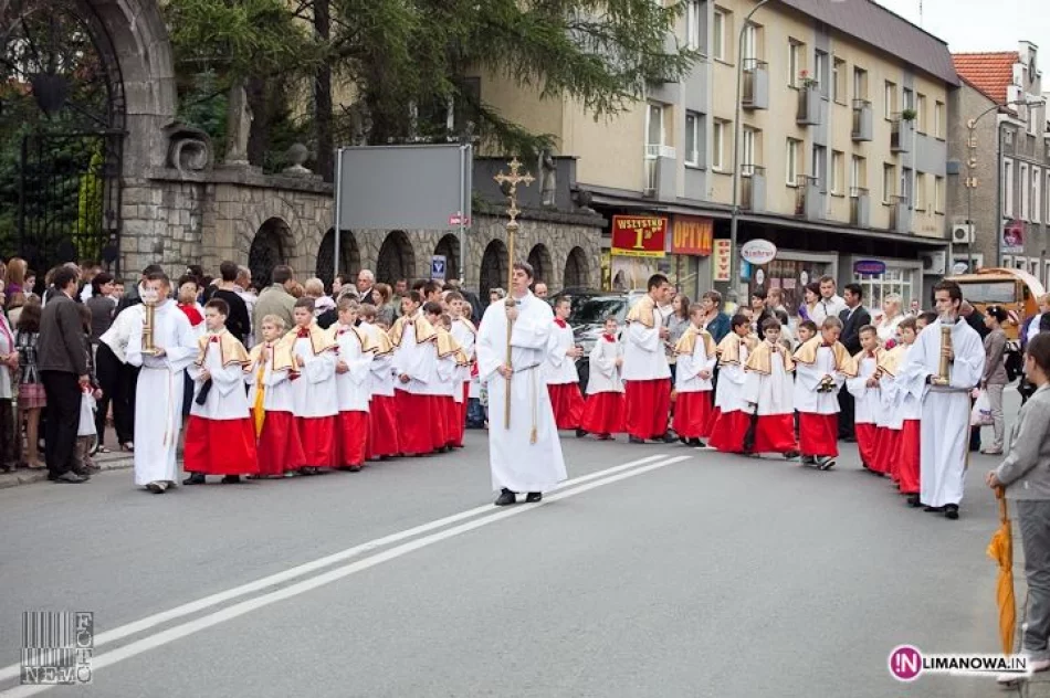 Święto Bożego Ciała - Uroczysta procesja w Limanowej - zdjęcie 8