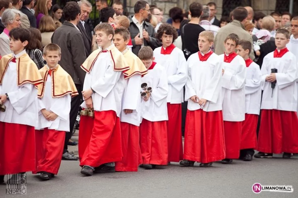 Święto Bożego Ciała - Uroczysta procesja w Limanowej - zdjęcie 10
