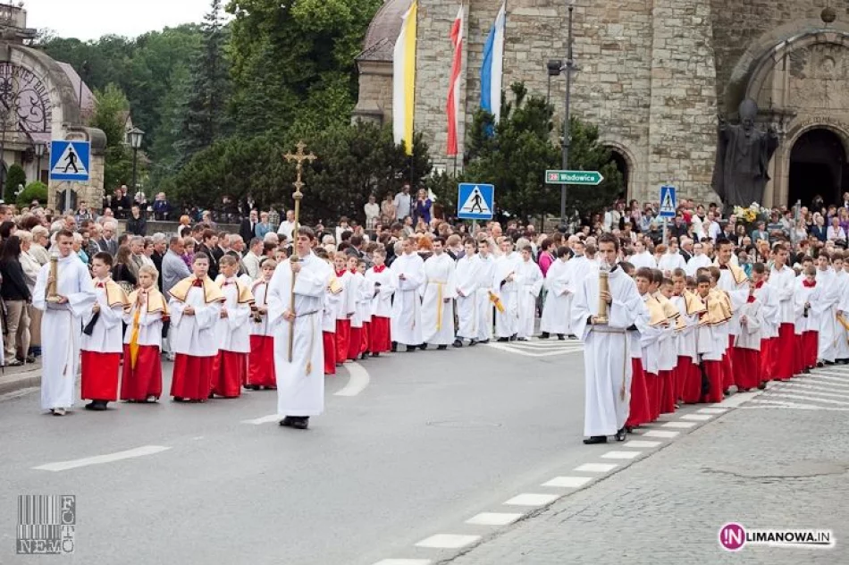 Święto Bożego Ciała - Uroczysta procesja w Limanowej - zdjęcie 13