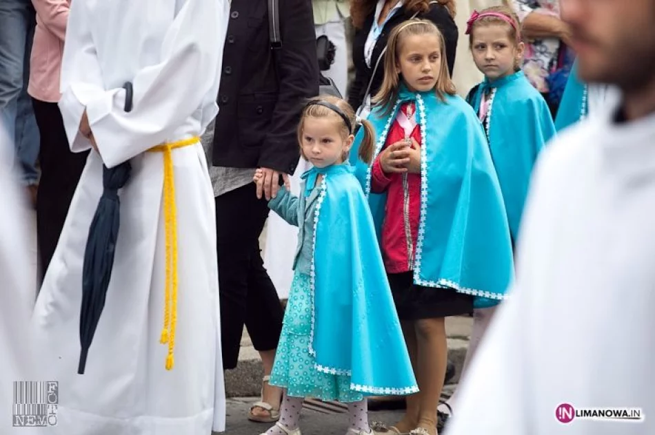 Święto Bożego Ciała - Uroczysta procesja w Limanowej - zdjęcie 15