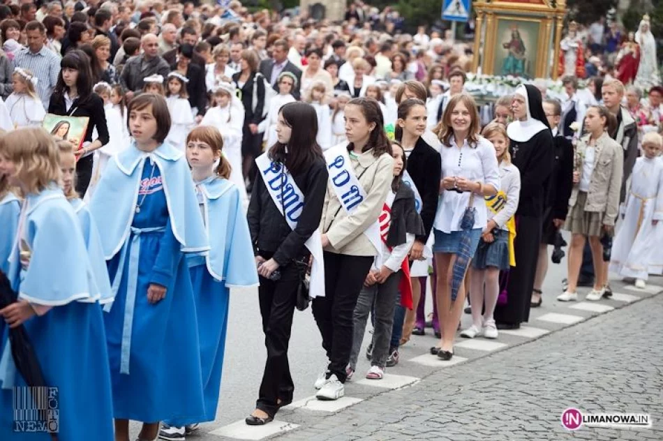 Święto Bożego Ciała - Uroczysta procesja w Limanowej - zdjęcie 16