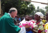 Biskup z Limanowej odwiedził kolejną afrykańską wspólnotę - zdjęcie główne