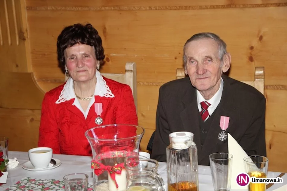 Pary w gronie bliskich obchodziły jubileusz małżeństwa - zdjęcie 4
