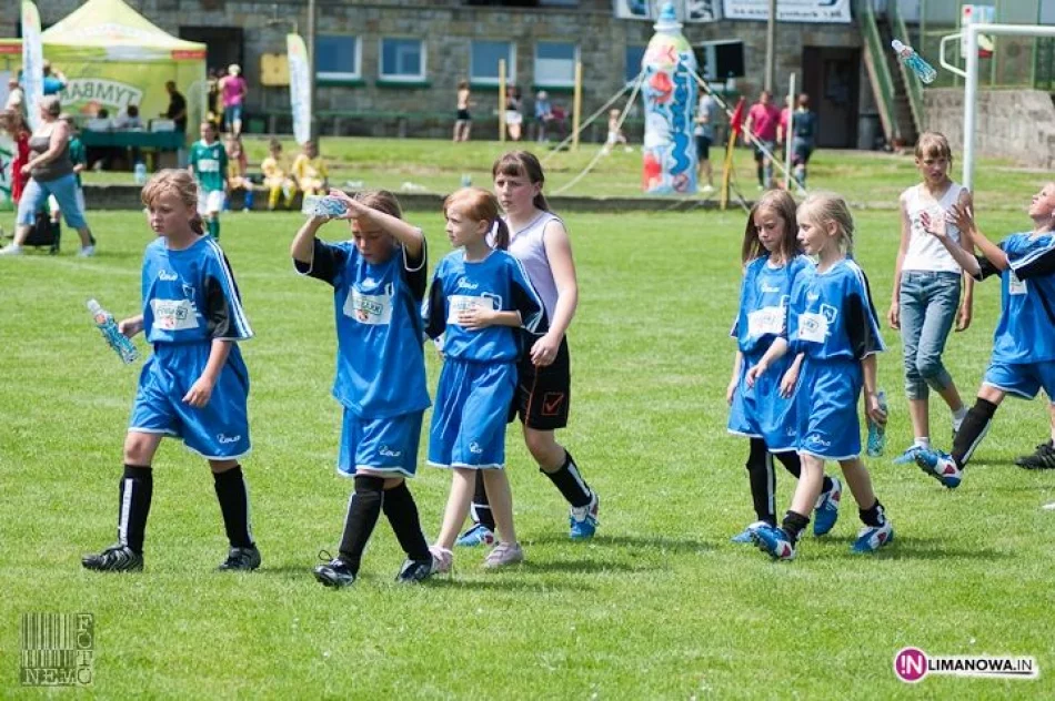 XI edycja turnieju "Z podwórka na stadion o Puchar Tymbarku" - zdjęcie 9
