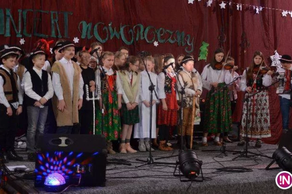 Noworoczne kolędowanie w ZSTI - zdjęcie 3