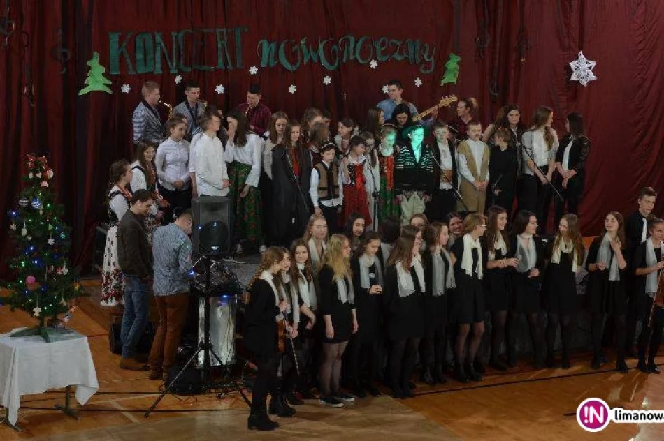 Noworoczne kolędowanie w ZSTI - zdjęcie 4