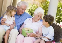 Demograf: w Polsce coraz częściej w rodzinach jest więcej dziadków niż wnuków - zdjęcie główne