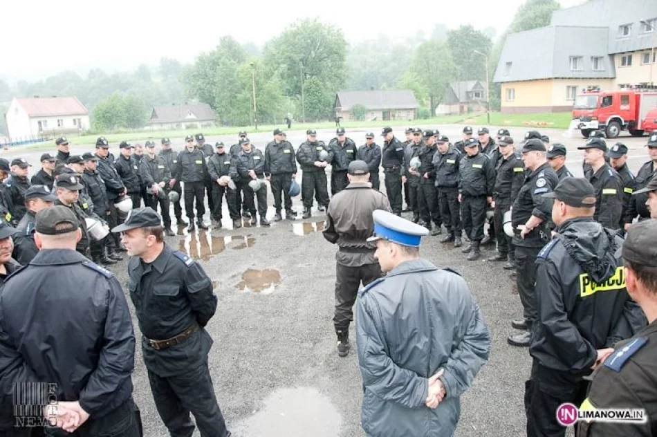 Policja ćwiczyła przed Euro 2012 - zdjęcie 2
