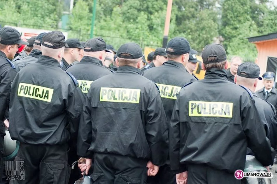 Policja ćwiczyła przed Euro 2012 - zdjęcie 3