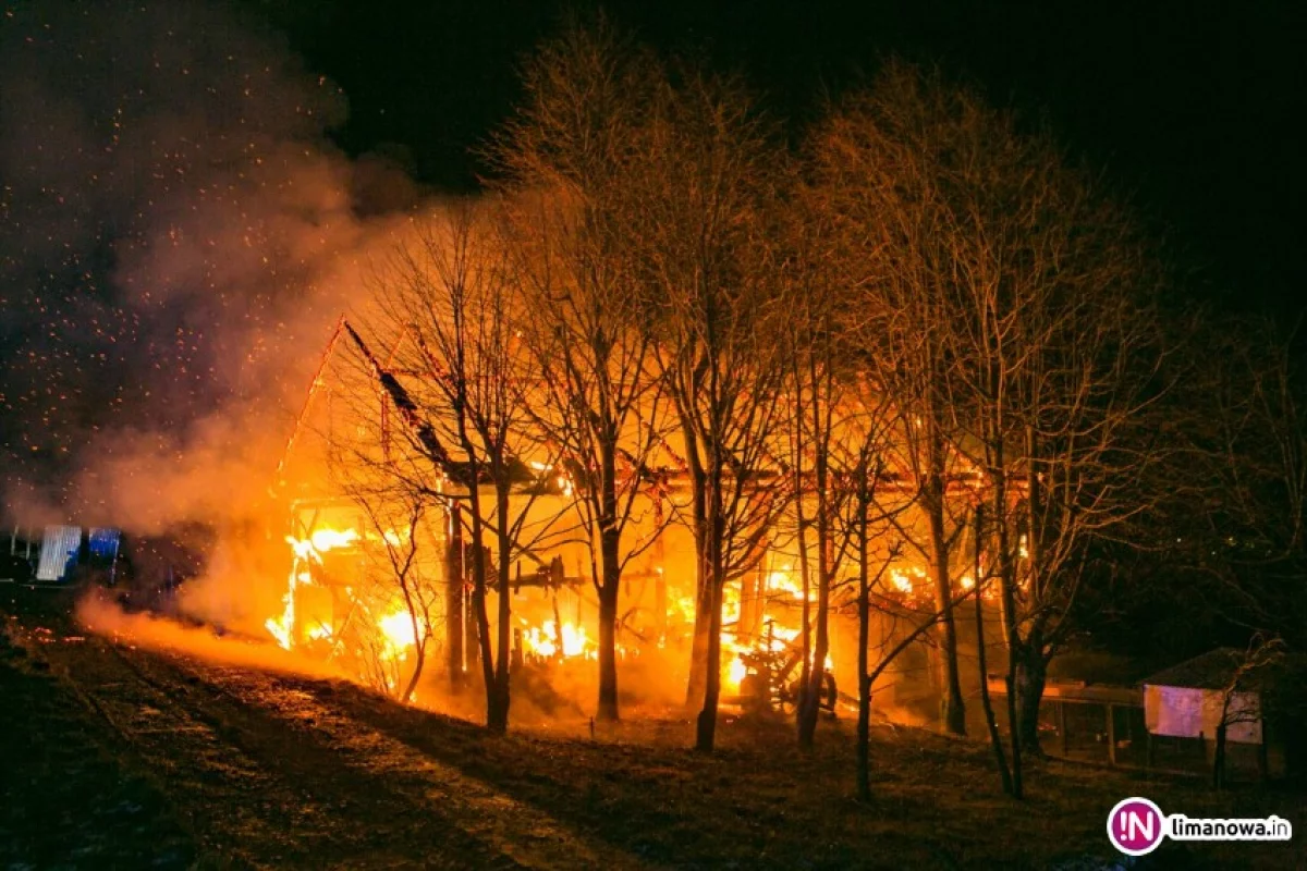 68 strażaków gasiło pożar. 100 tys. zł strat (wideo)