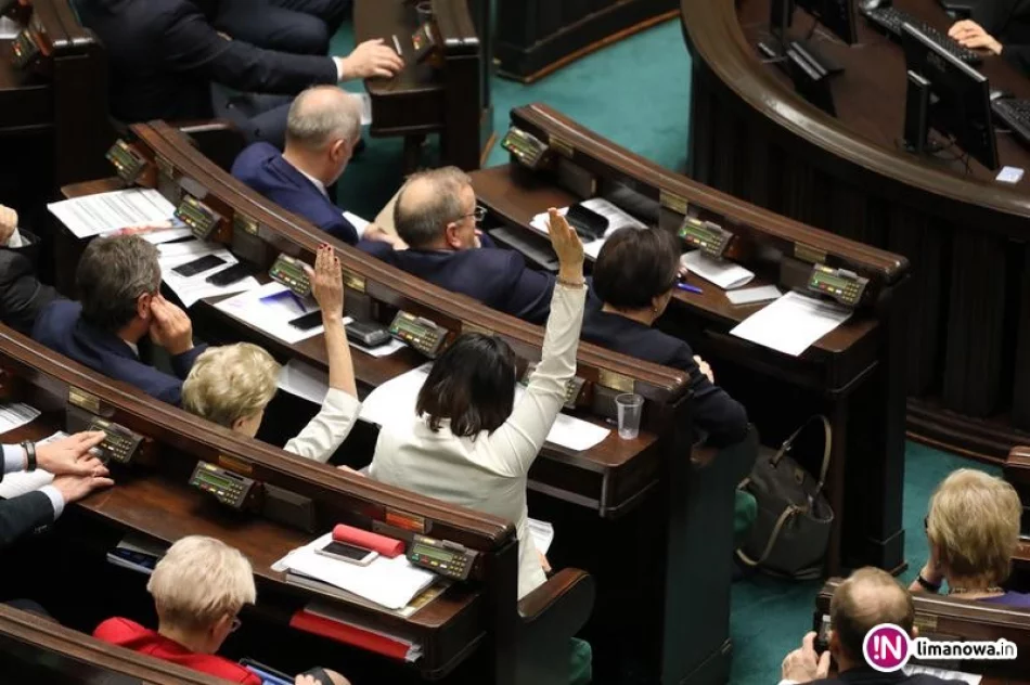 Zaskakujące głosowanie w Sejmie. Część posłów PiS za złagodzeniem przepisów ws. aborcji - zdjęcie 4