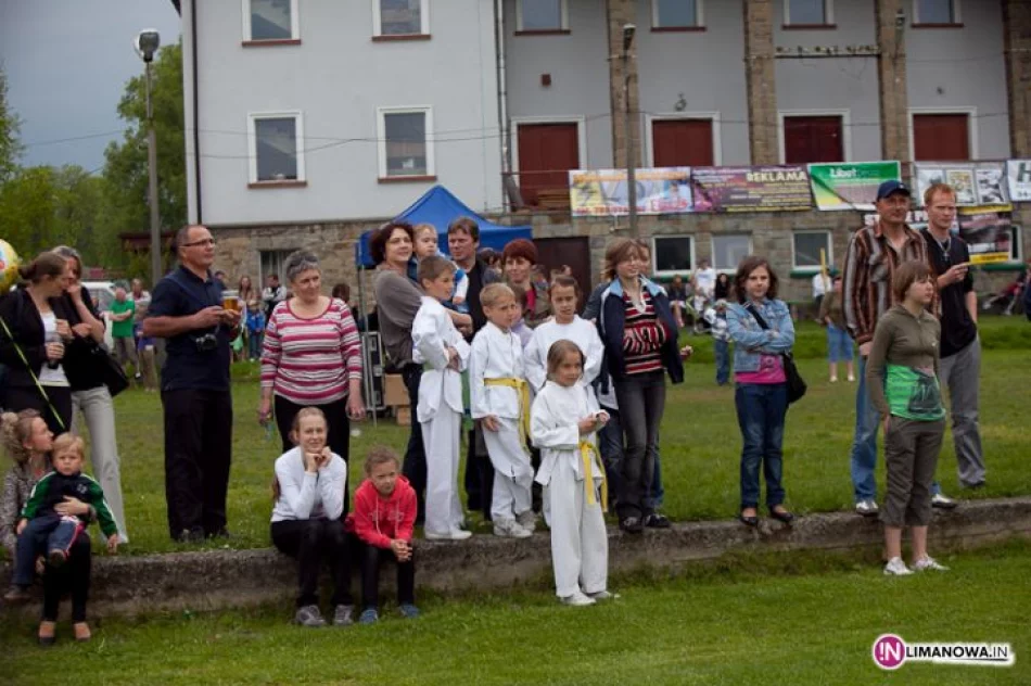 Festyn "Baw się i pomóż" w Tymbarku - zdjęcie 16