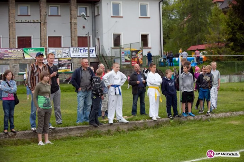 Festyn "Baw się i pomóż" w Tymbarku - zdjęcie 17