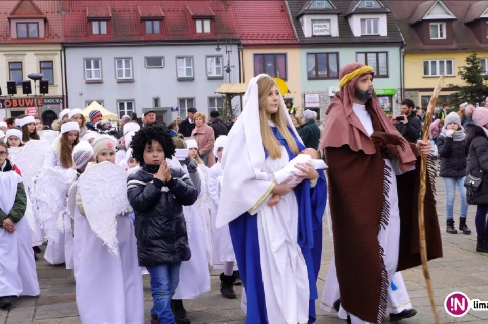 Kolorowy Orszak Trzech Króli przeszedł przez centrum miasta (wideo) - zdjęcie 3