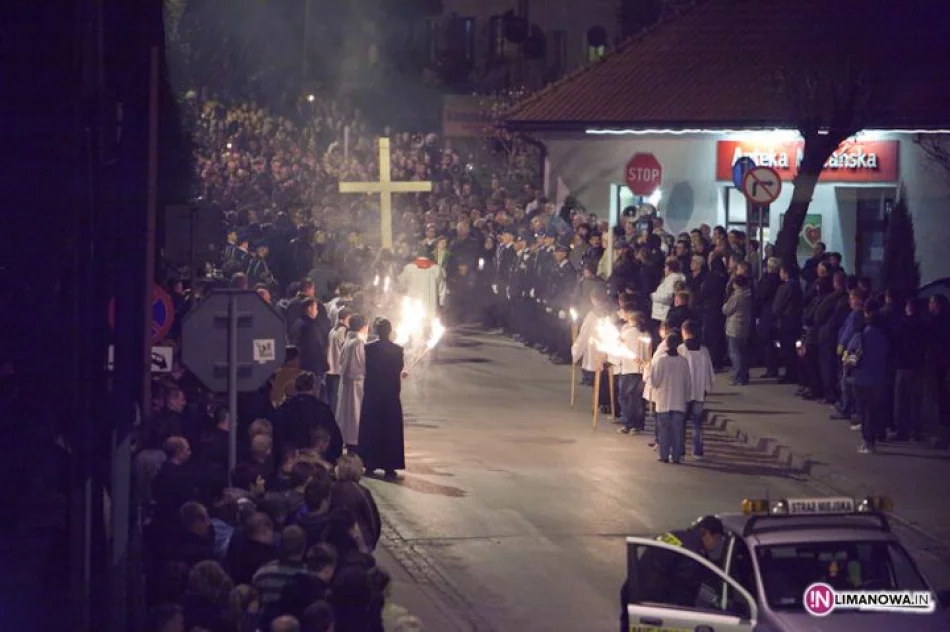 Droga Krzyżowa ulicami Mszany Dolnej - zdjęcie 13