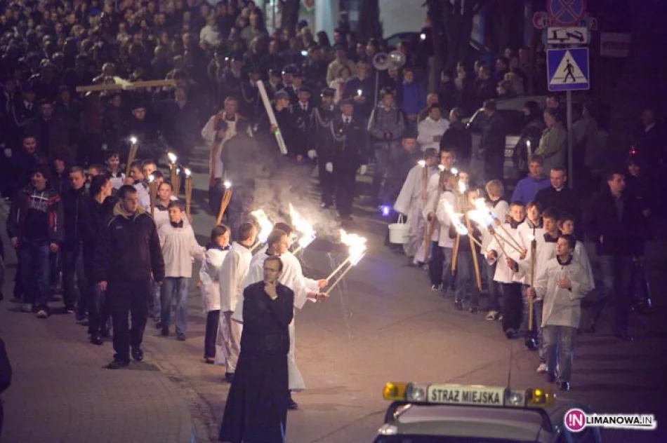 Droga Krzyżowa ulicami Mszany Dolnej - zdjęcie 14