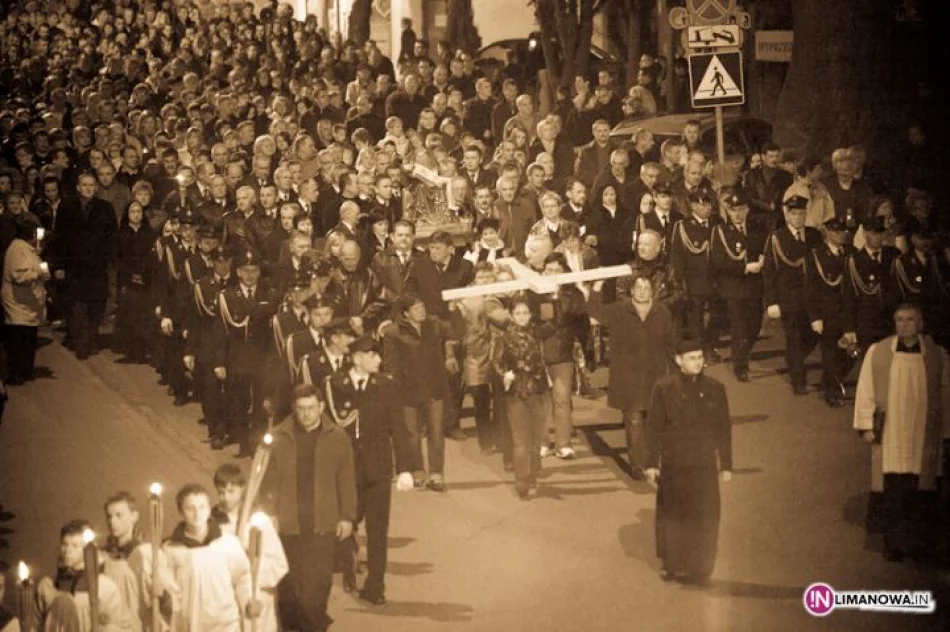 Droga Krzyżowa ulicami Mszany Dolnej - zdjęcie 17