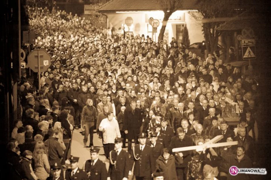 Droga Krzyżowa ulicami Mszany Dolnej - zdjęcie 18