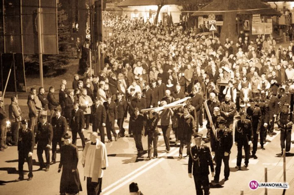 Droga Krzyżowa ulicami Mszany Dolnej - zdjęcie 19