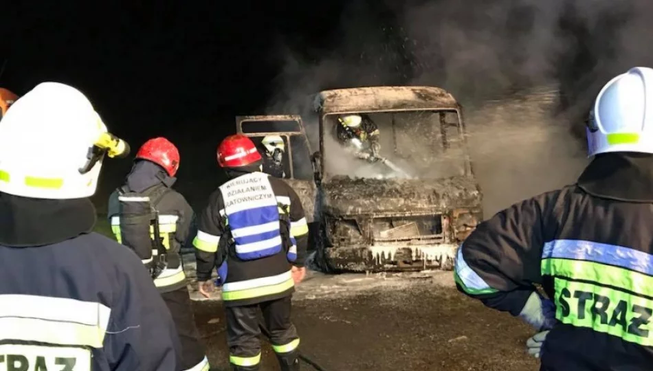 Bus spłonął doszczętnie. 30 tys. zł strat - zdjęcie 1