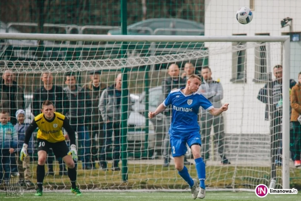 Pilkarski weekend. Czwartoligowe derby przełożone.