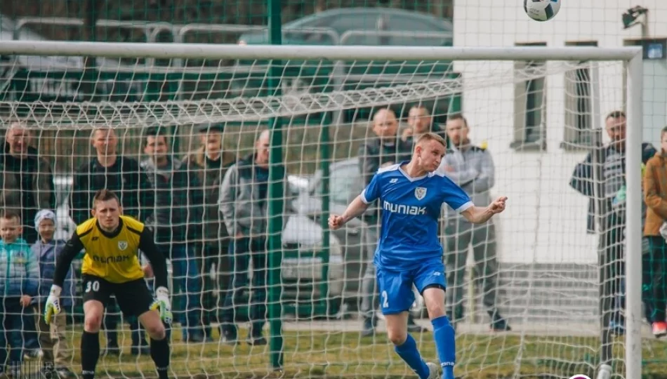 Pilkarski weekend. Czwartoligowe derby przełożone. - zdjęcie 1