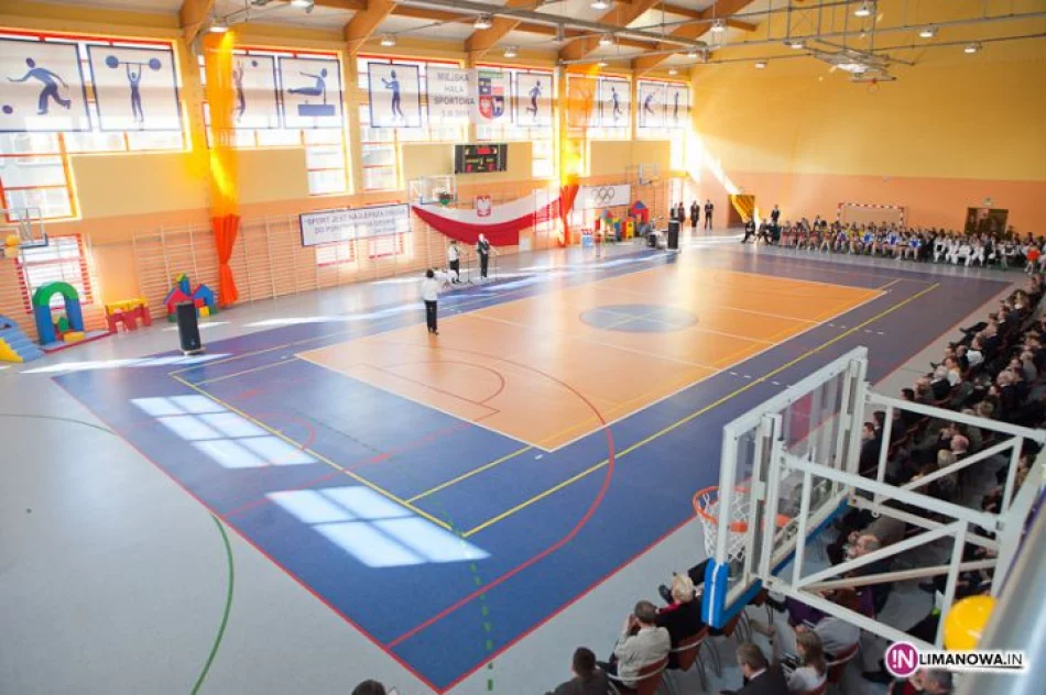 Największa hala w powiecie została otwarta! - zdjęcie 4