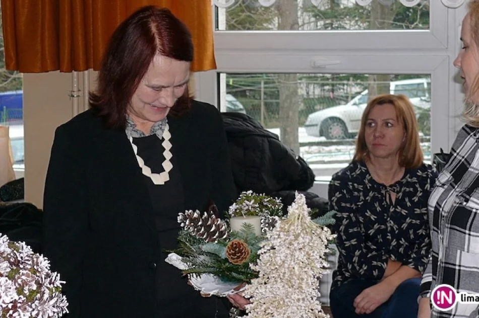 Florystki zorganizowały świąteczny kiermasz stroików - zdjęcie 4