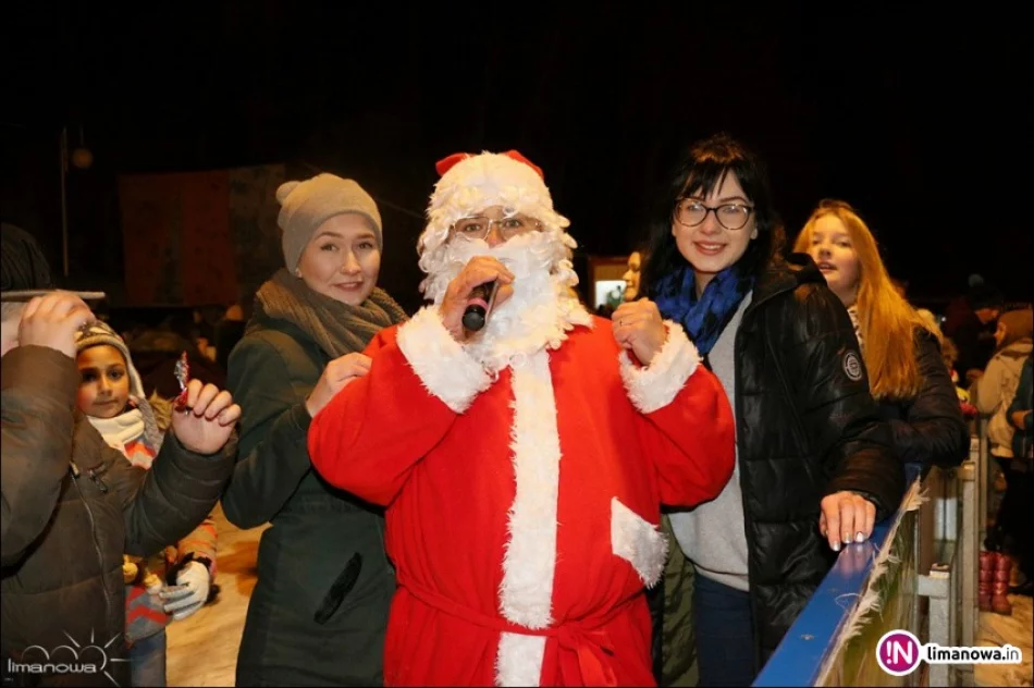 Gorąca atmosfera na otwarciu lodowiska - zdjęcie 3