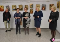 Ikony w bibliotece - zdjęcie główne