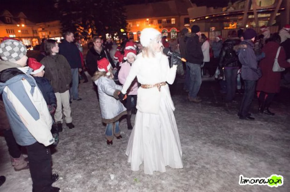 Mikołaj na limanowskim rynku - zdjęcie 11