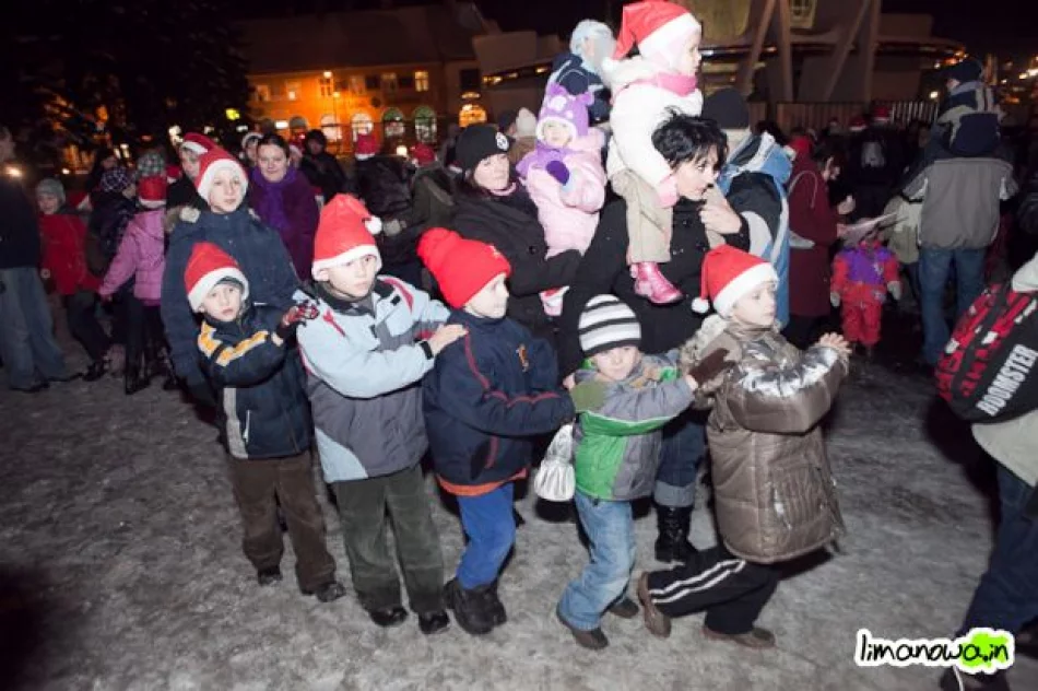 Mikołaj na limanowskim rynku - zdjęcie 13