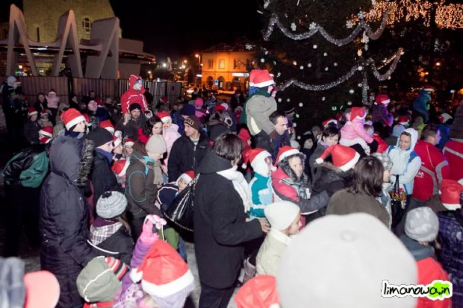 Mikołaj na limanowskim rynku - zdjęcie 15