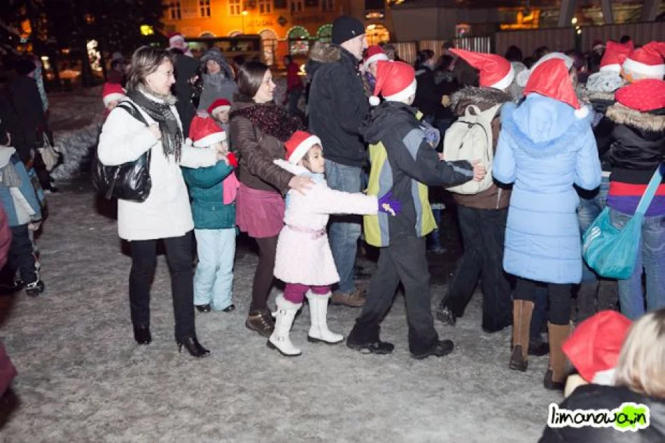 Mikołaj na limanowskim rynku - zdjęcie 17