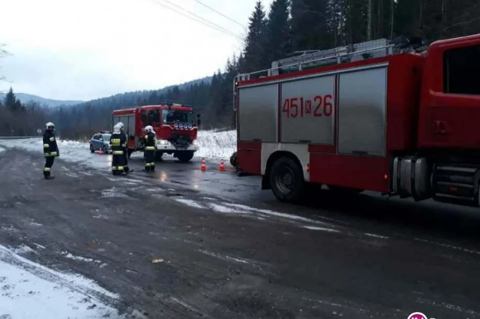 Zderzenie aut: dwie osoby ranne, jedna zabrana do szpitala - zdjęcie 3