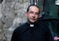 'Co za idiotyzm, czepiać się samochodów?' Znany kapłan broni proboszcza, który miał Porsche - zdjęcie główne