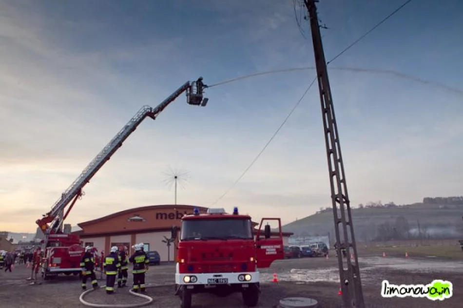 Wybuch i pożar w pawilonie - zdjęcie 16