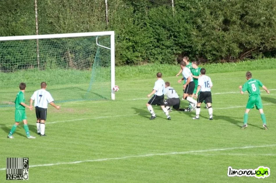 Szczęśliwy remis w Tymbarku - zdjęcie 10