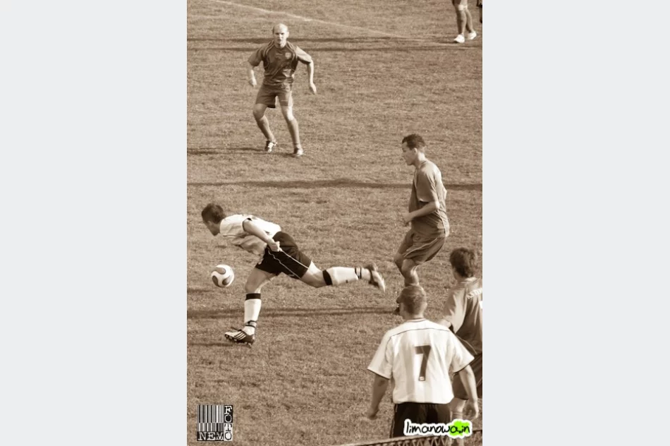 Szczęśliwy remis w Tymbarku - zdjęcie 12