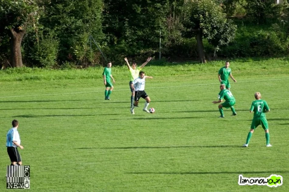 Szczęśliwy remis w Tymbarku - zdjęcie 14