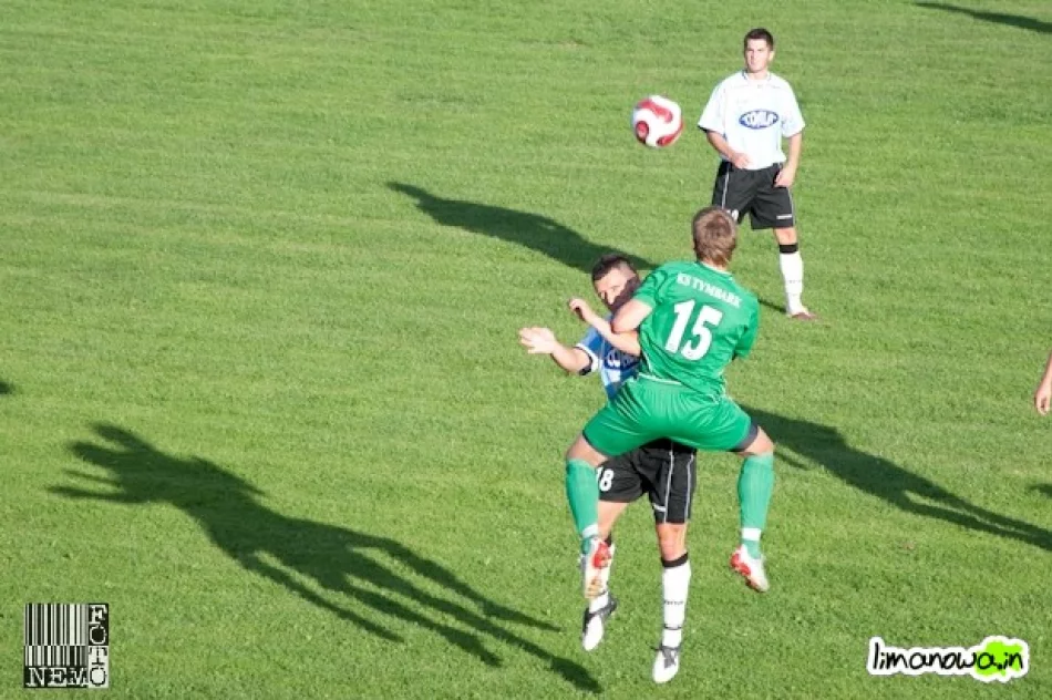 Szczęśliwy remis w Tymbarku - zdjęcie 15