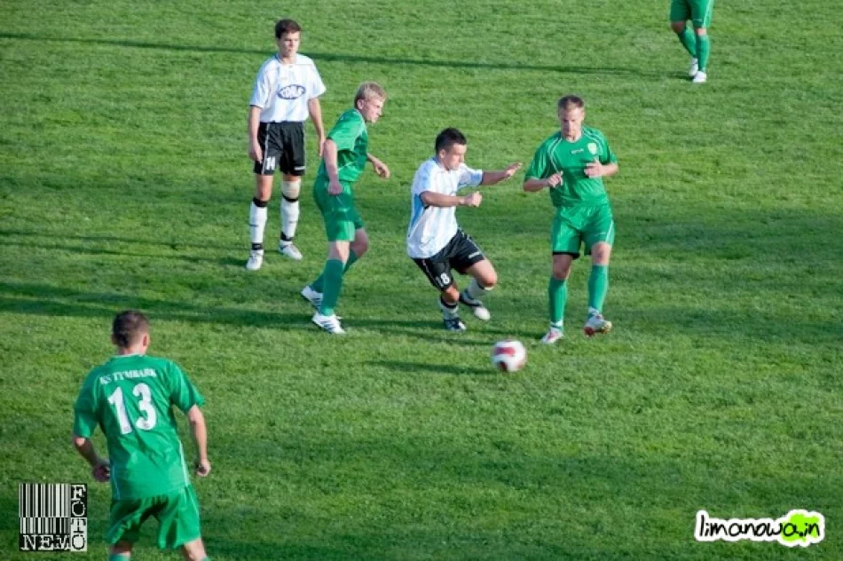 Szczęśliwy remis w Tymbarku - zdjęcie 20