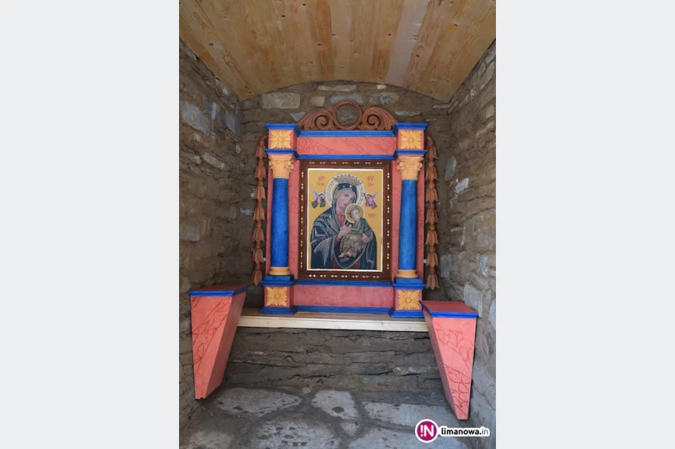 Zabytkowa kapliczka przeniesiona w bezpieczne miejsce i odtworzona - zdjęcie 4