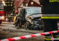 Pasażerka Chryslera w szpitalu, kierowcy Peugeota zatrzymano prawo jazdy - zdjęcie główne