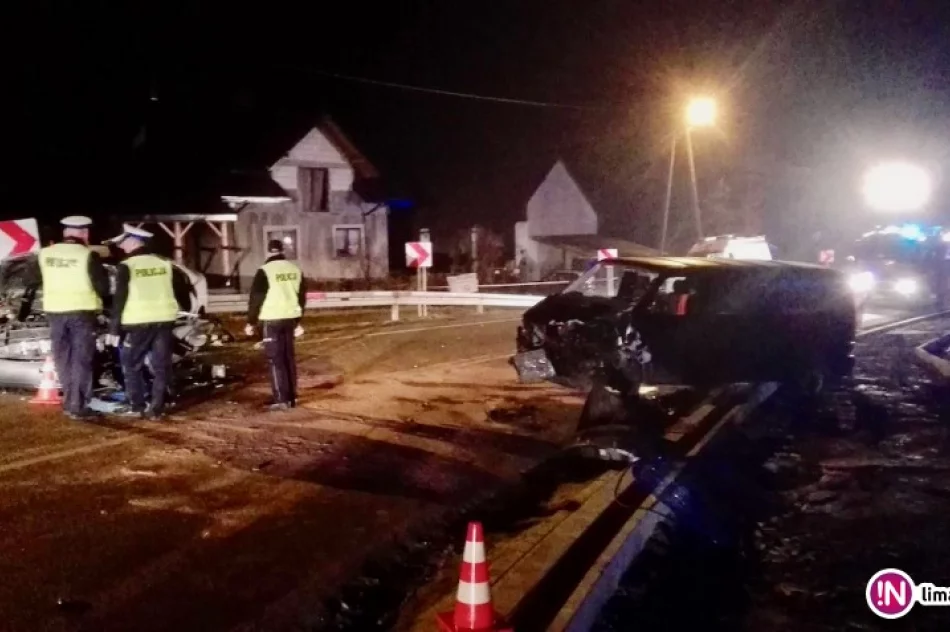 Cztery osoby ranne po zderzeniu aut na 'krajówce'. Kierowca VW miał 1,7 promila - zdjęcie 3