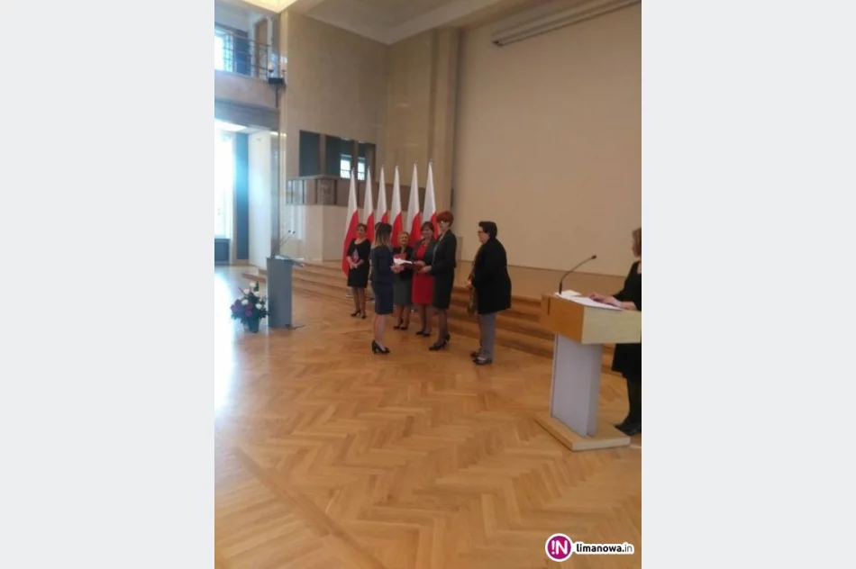 Nagroda specjalna od minister Rafalskiej dla Doroty Stanisławczyk - zdjęcie 2