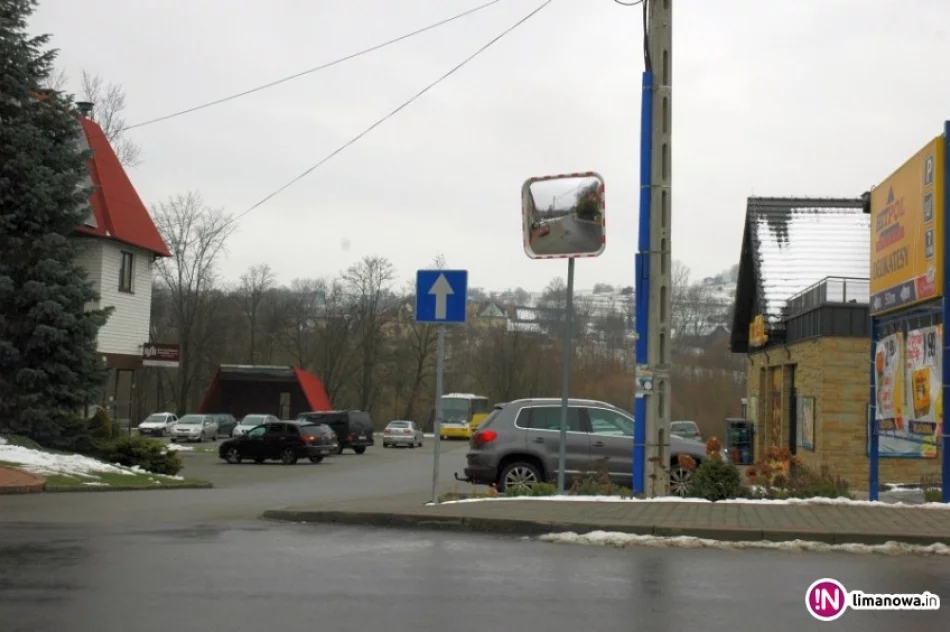 Jednokierunkowo przy urzędzie gminy - zdjęcie 3