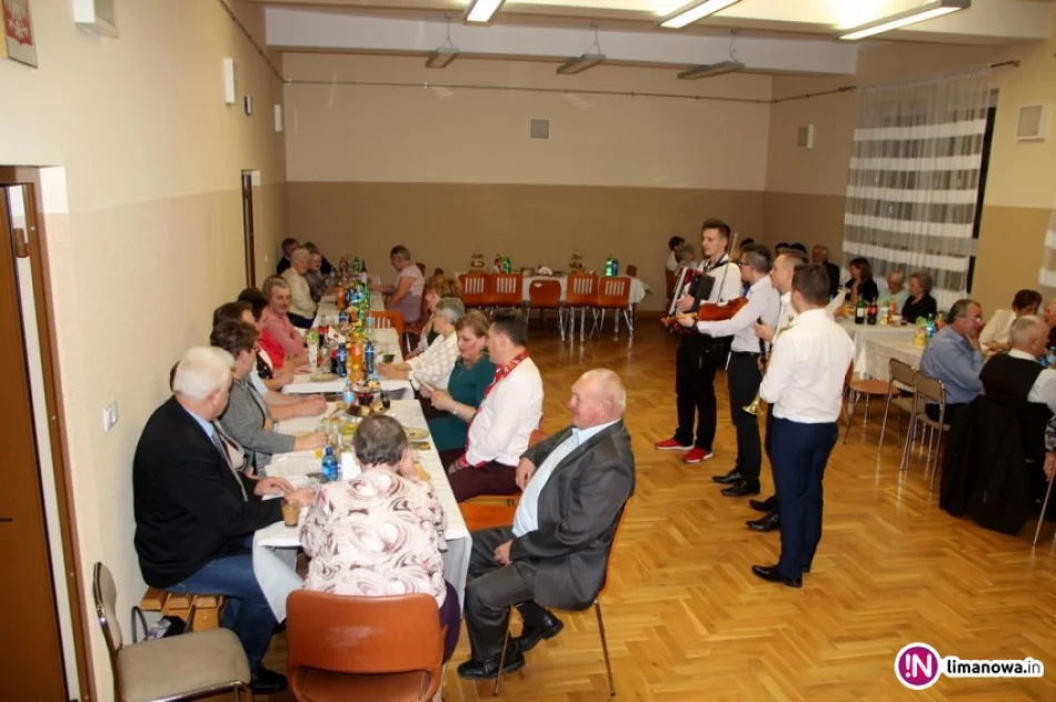 Spotkali się na 'Biesiadzie Seniora' - zdjęcie 2