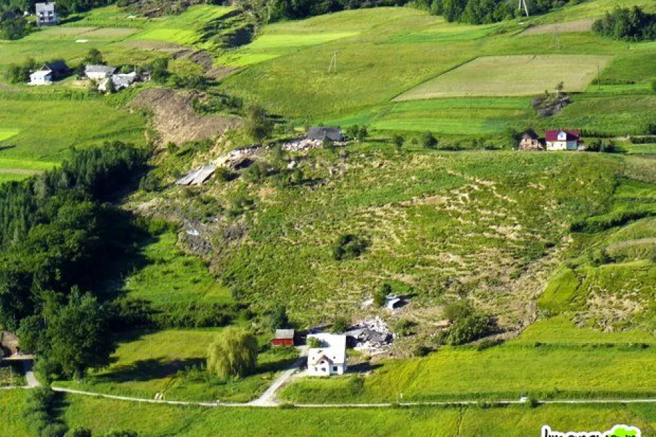 Osuwisko z lotu ptaka (aktualizacja 22:15 6 VI 2010) - zdjęcie 13