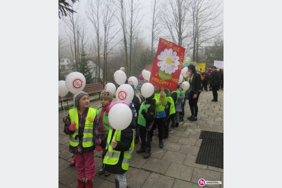 Uczniowie uczestniczyli w Marszu Trzeźwości - zdjęcie 2